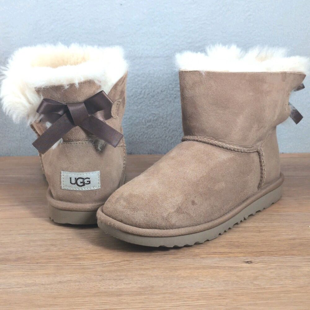 UGG Mini Bailey Bow II Girls 4 EU 36 Boots Chestnut Suede Shearling Bow Back